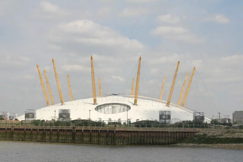 Um passeio de barco pelo Tâmisa - O2 Arena