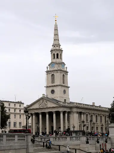 Igreja de St. Martin-in-the-Fields - exterior