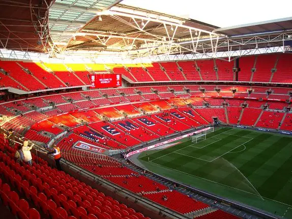Assistir a um jogo em Wembley - interior