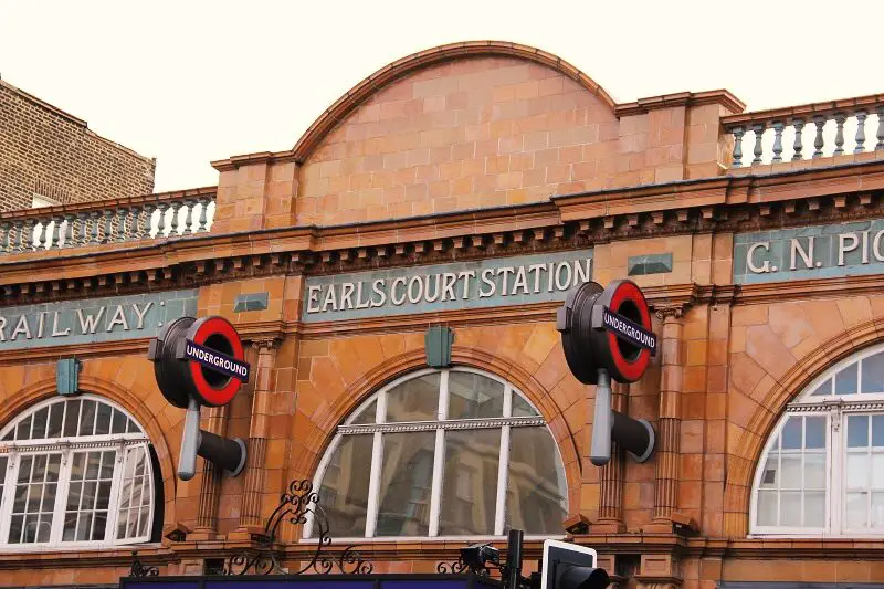 A região de Earls Court - estação de metrô