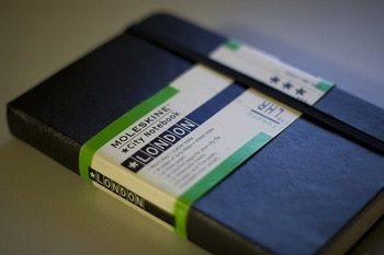 Dicas para mulheres viajando sozinhas - moleskine