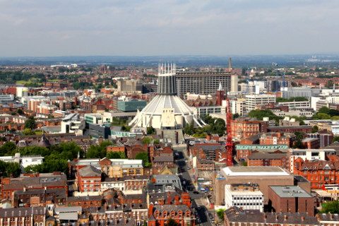 Roteiro em Liverpool - a Catedral Católica vista da Catedral Anglicana