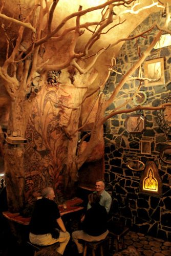 Interior do pub Waxy O'Connors