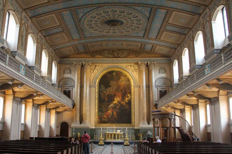 Interior da Capela de São Pedro e São Paulo em Greenwich