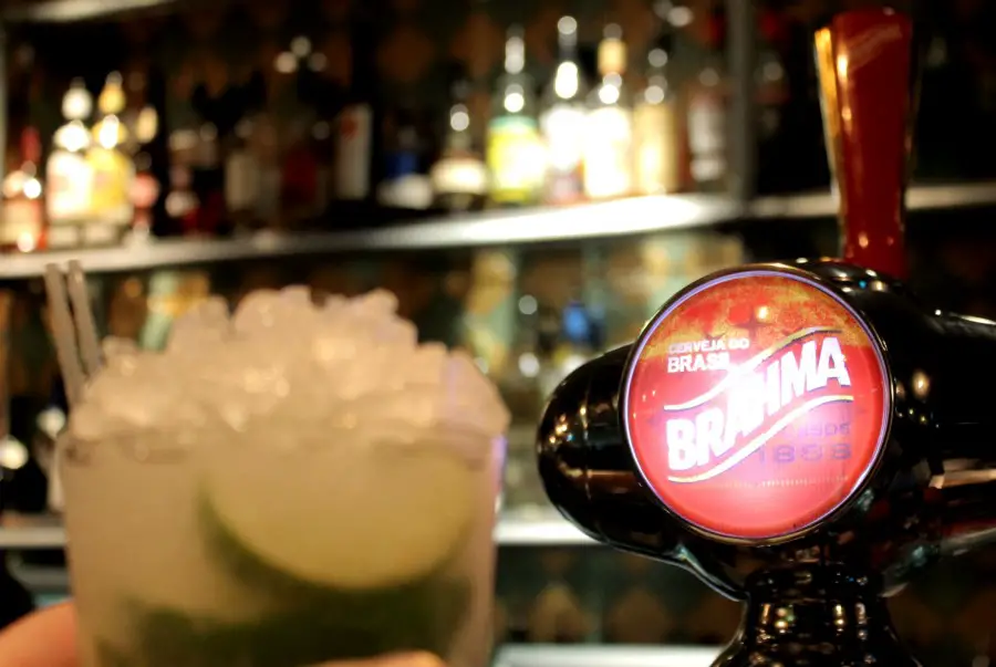 Festa de Reveillon em Londres - Caipirinha e Brahma Chopp