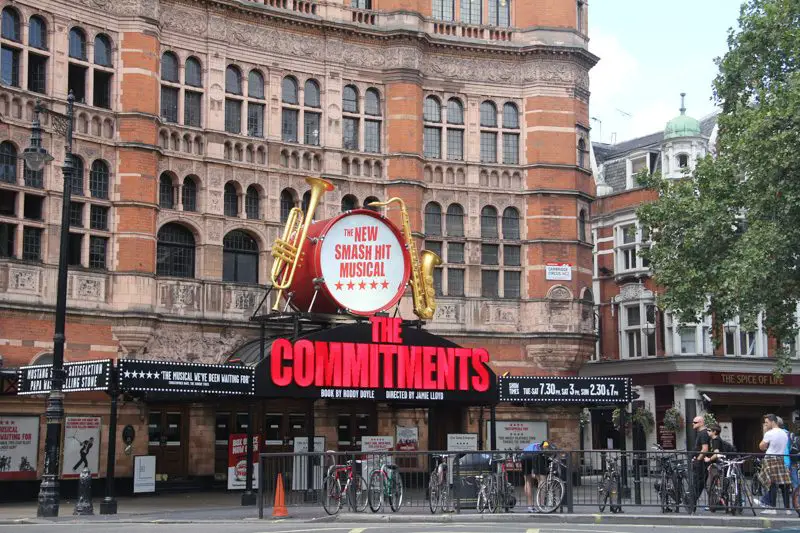 O que não fazer em Londres - teatro sem entender inglês O que não fazer em Londres - teatro sem entender inglês