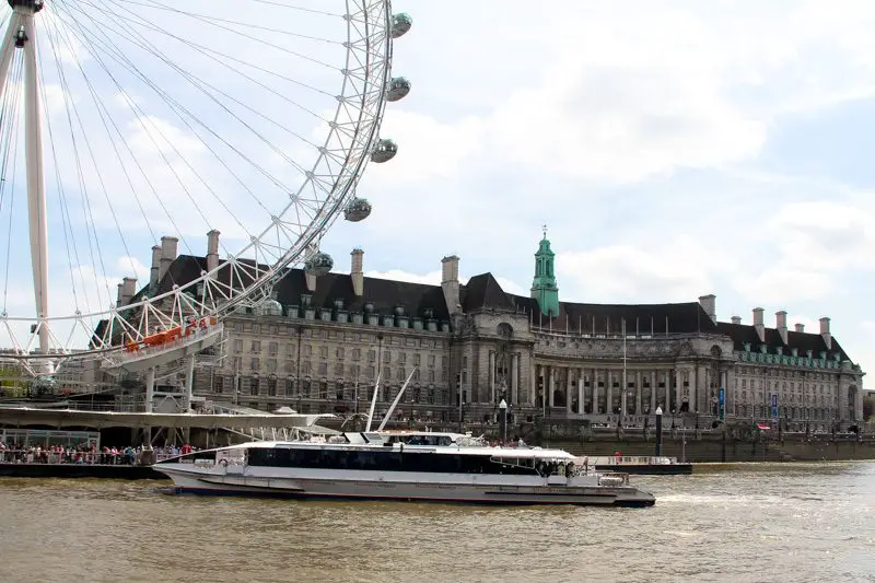 O que não fazer em Londres - passeio no Tâmisa com chuva O que não fazer em Londres - passeio no Tâmisa com chuva