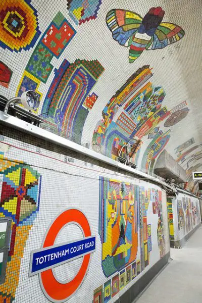 A estação de Tottenham Court Road - mosaicos