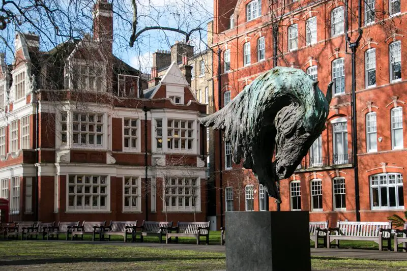 Um passeio por Mayfair - Mount Street Gardens