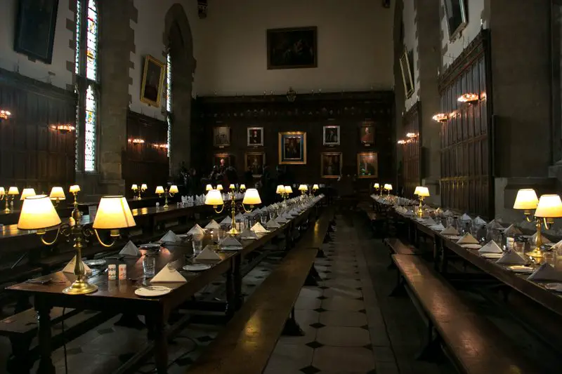 O que fazer em Oxford - New College dining hall