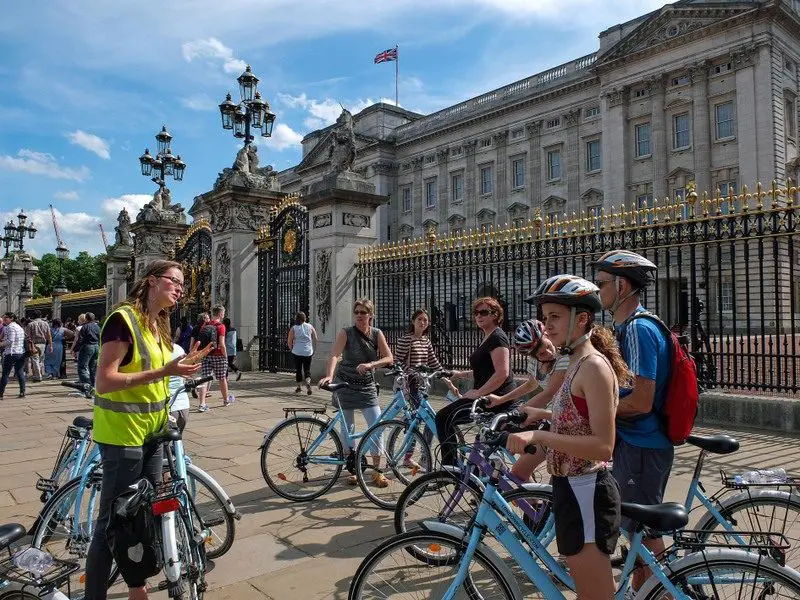 Tour de bicicleta em português - Buckingham Palace