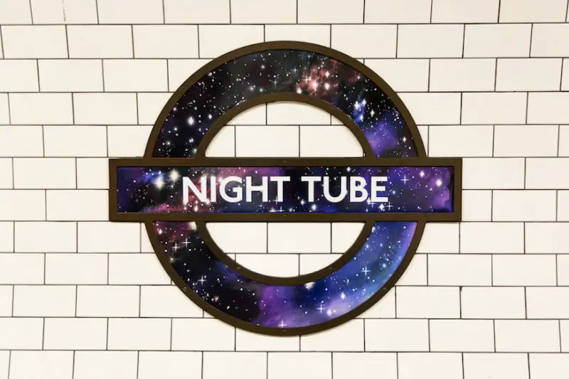Metrô noturno em Londres - Oxford Circus