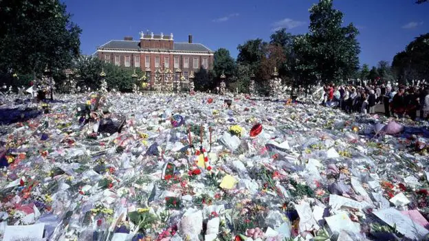 20 anos sem Diana - tributo no Palácio de Kensington