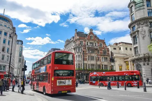 Cenas das ruas de Londres - onibus Double Decker