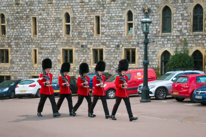 Conhecendo o Castelo de Windsor - troca da guarda