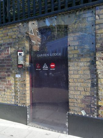 Lendas do Rock em Londres - Garden Lodge