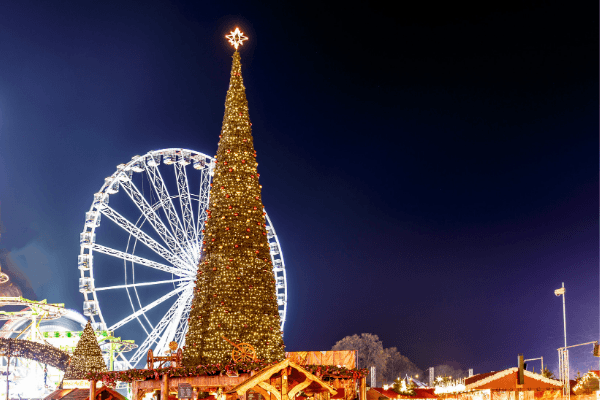 Roda gigante e árvore de Natal no Winter Wonderland, Hyde Park, Londres