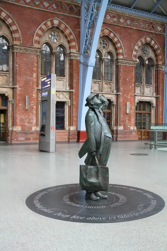 Estátua de Sir John Betjetman - Estação St Pancras