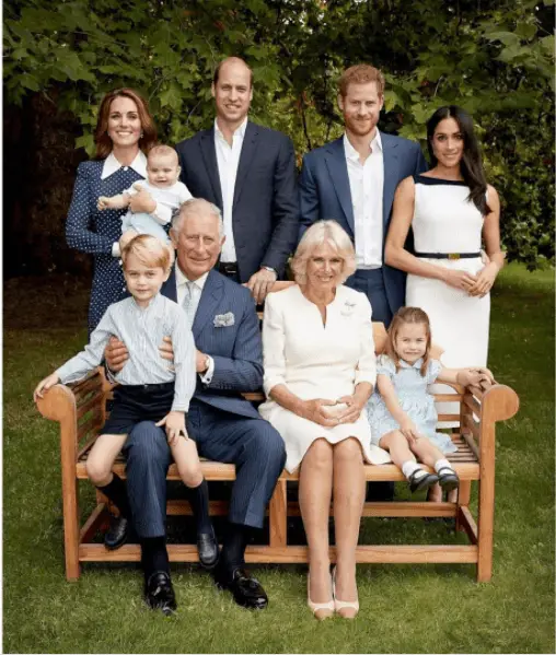 Príncipe Charles, Camilla, filhos e netos no aniversário de 70 anos. 