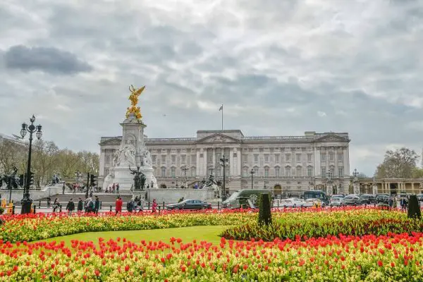 Buckingham Palace na primavera