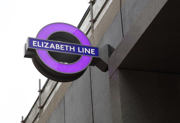 Placa da nova Elizabeth Line