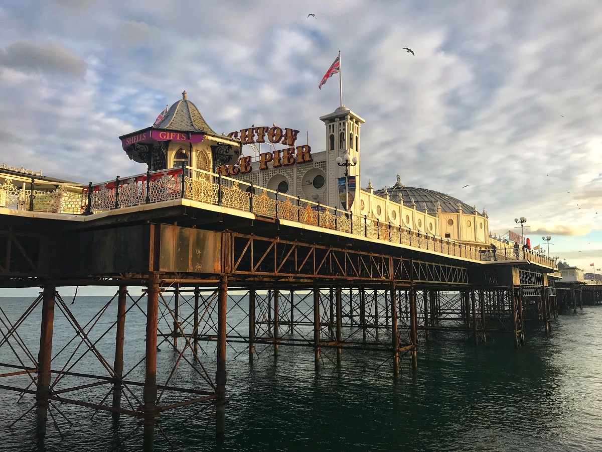 Pier de Brighton, praia do sul da Inglaterra
